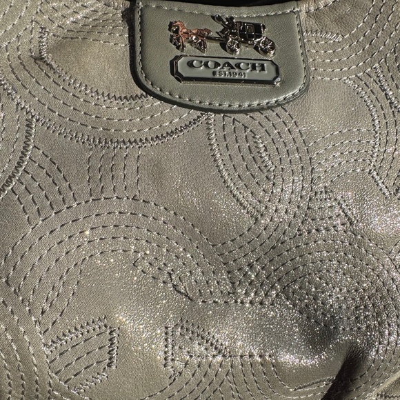 Coach Madison Maggie Hobo - Silver - Picture 13 of 14